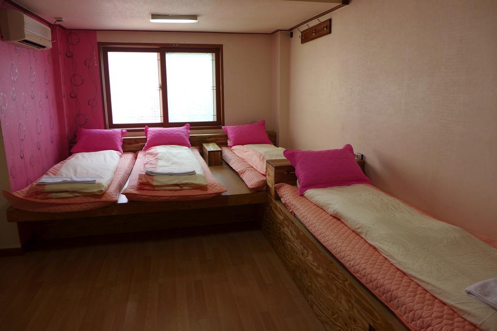Bong Backpackers Hostel Seoul Room photo